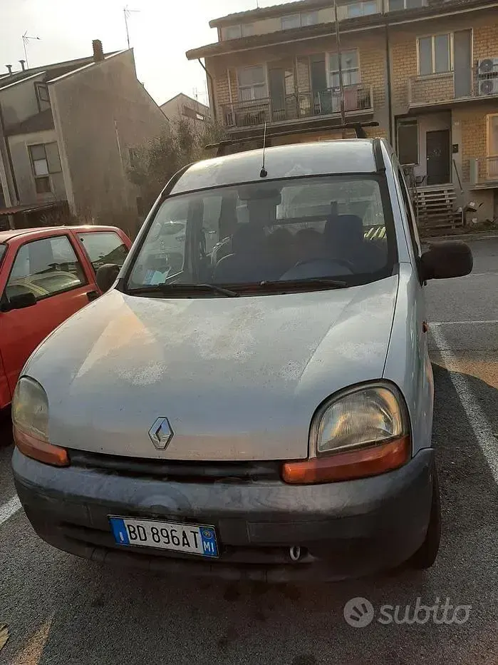 Usata Renault Kangoo 75 CV (55 kW) 1999 Grigio Monovolume