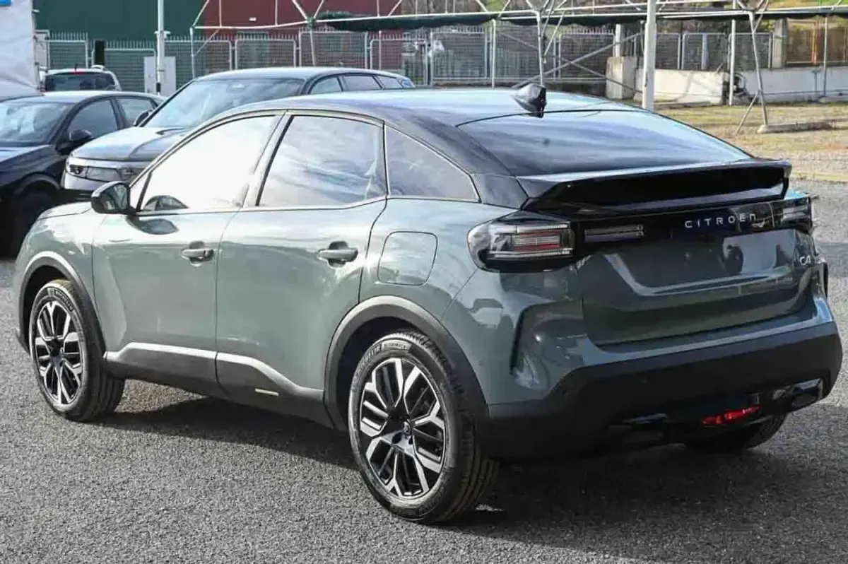 Nuova Citroën e-C4 61 kW (84 CV) 2026 Grigio Berlina