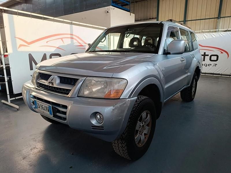Usata Mitsubishi Pajero Instyle 160 CV (117 kW) 2005 Argento SUV