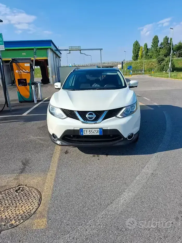 Usata Nissan Qashqai 110 CV (80 kW) 2015 Bianco SUV