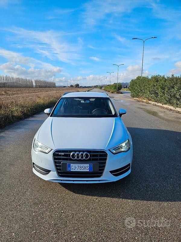 Bianco Usata 2015 Audi A3 S-Line Tre volumi | 15.000 € - Immagine 1/4