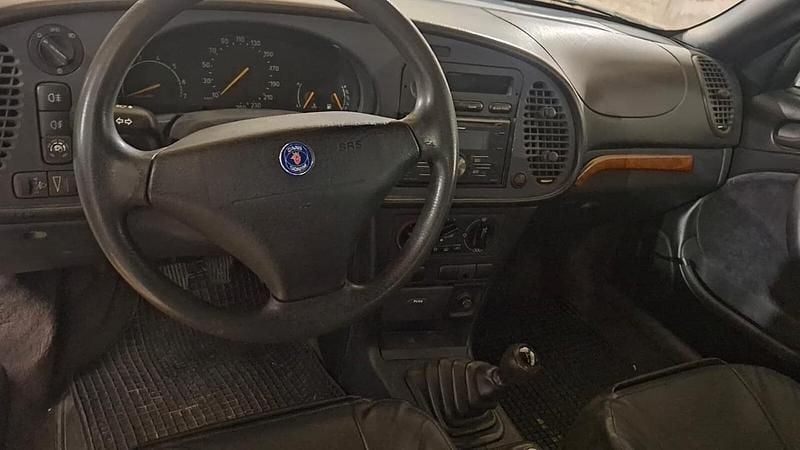 Usata Saab 900 130 CV (95 kW) 1996 Nero Berlina