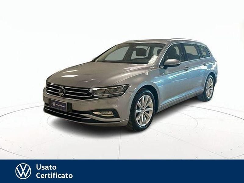 Usata VW Passat Business 150 CV (110 kW) 2024 Grigio / pastello Station wagon
