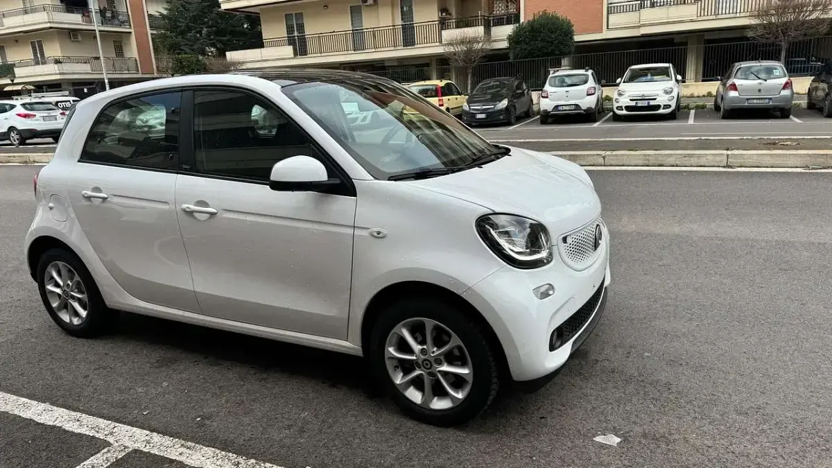 Usata Smart ForFour Passion 90 CV (66 kW) 2019 Bianco Utilitaria
