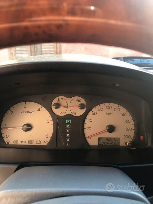 Usata Hyundai Terracan 163 CV (119 kW) 2005 Grigio SUV