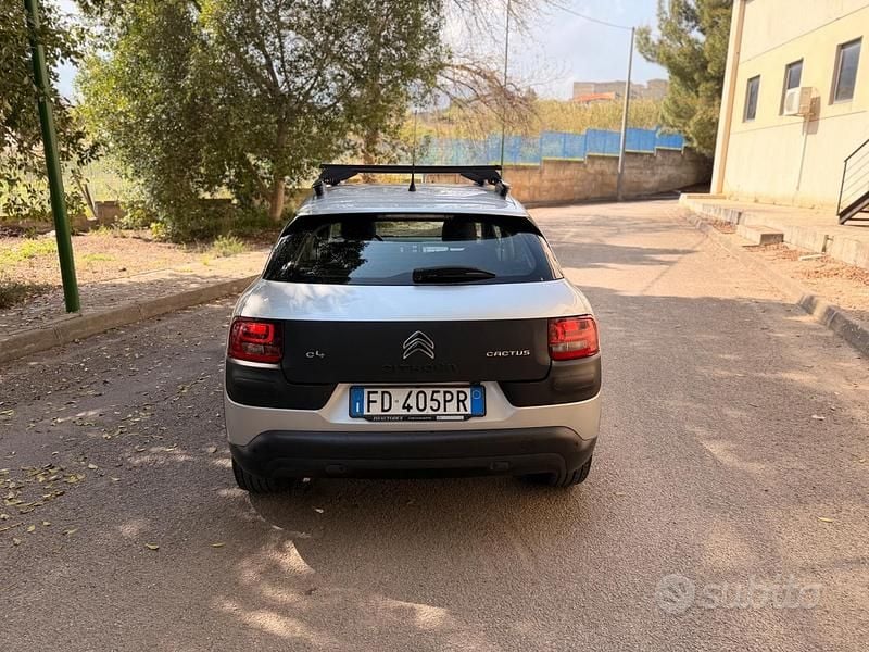 Käytetty Citroën C4 Shine 99 HP (72 kW) 2016 Harmaa Sedan