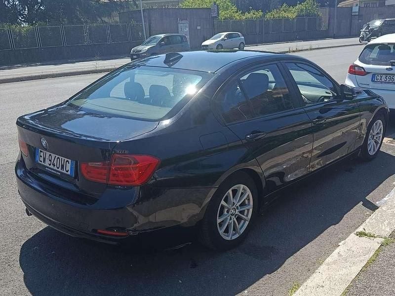 Usata BMW 318 143 CV (105 kW) 2014 Nero Berlina