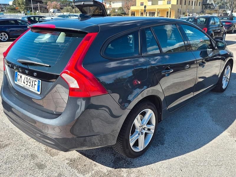 Usata Volvo V60 Summum 2017 Grigio Station wagon
