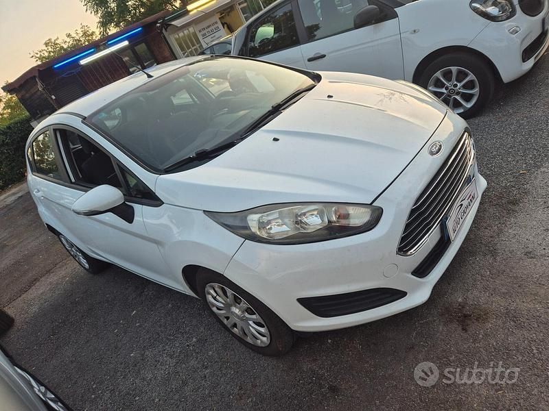 Usata Ford Fiesta Business Edition 95 CV (69 kW) 2016 Bianco Berlina