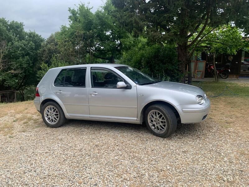 Usata VW Golf IV 100 CV (73 kW) 2001 Grigio Berlina