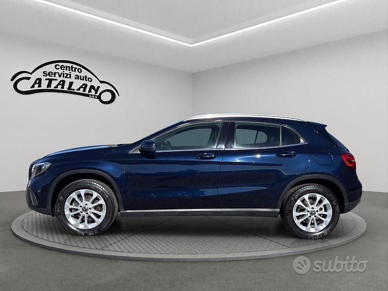 Usata Mercedes GLA200 Premium 136 CV (100 kW) 2018 Blu SUV