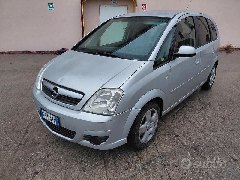 Grigio Usata 2008 Opel Meriva Monovolume | 2500 € (Buon prezzo) - Immagine 1/4