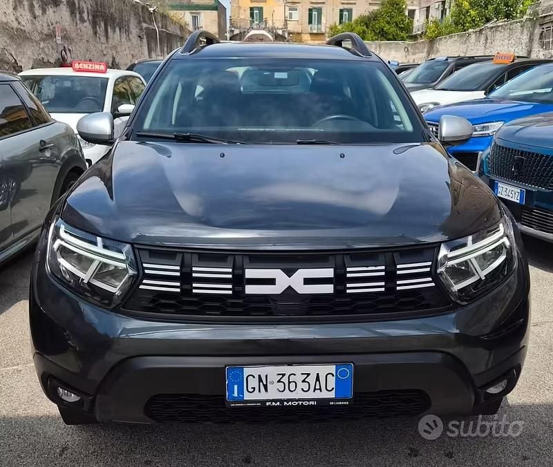 Begagnad Dacia Duster Prestige 101 HK (74 kW) 2023 Grå SUV