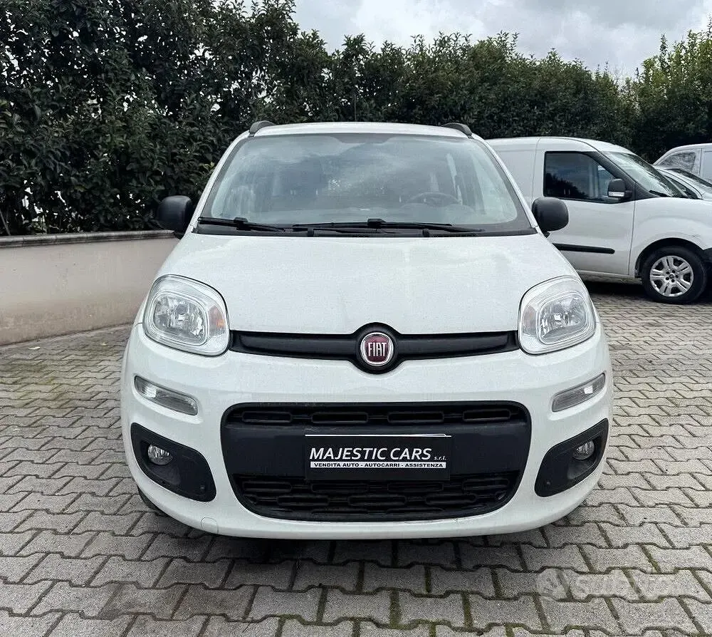Usata Fiat Panda Lounge 69 CV (50 kW) 2019 Bianco Utilitaria