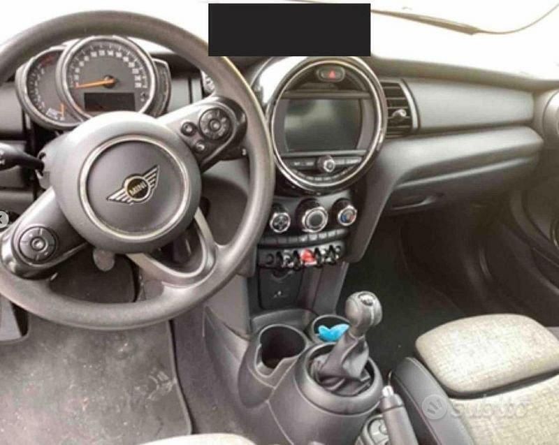 Usata Mini ONE 102 CV (75 kW) 2020 Verde Utilitaria