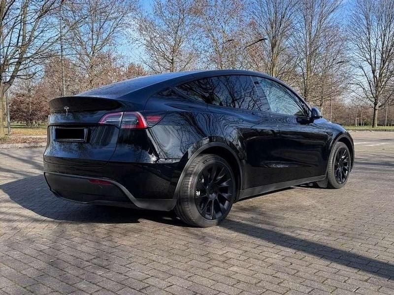 Usata Tesla Model Y RWD 88 kW (120 CV) 2023 Nero SUV