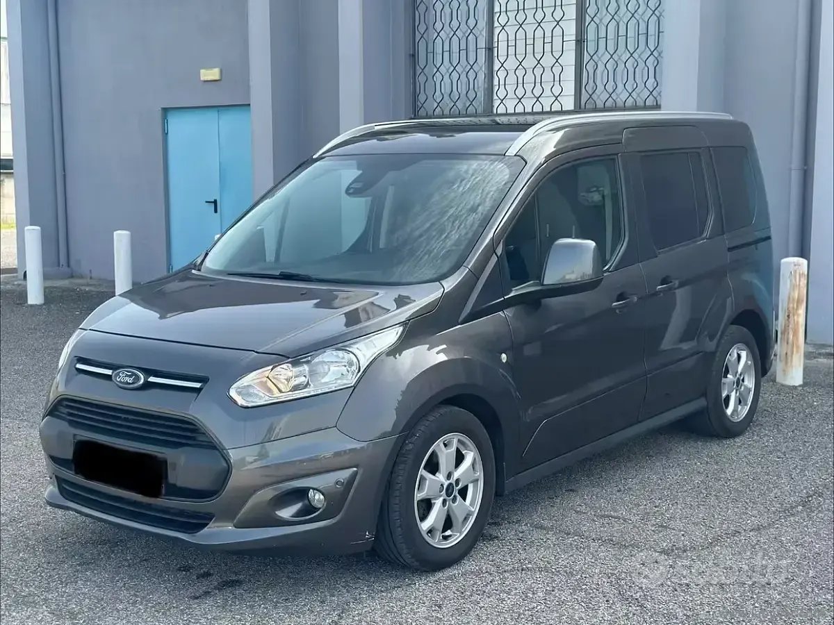 Usata Ford Tourneo Connect Titanium 120 CV (88 kW) 2018 Grigio Monovolume