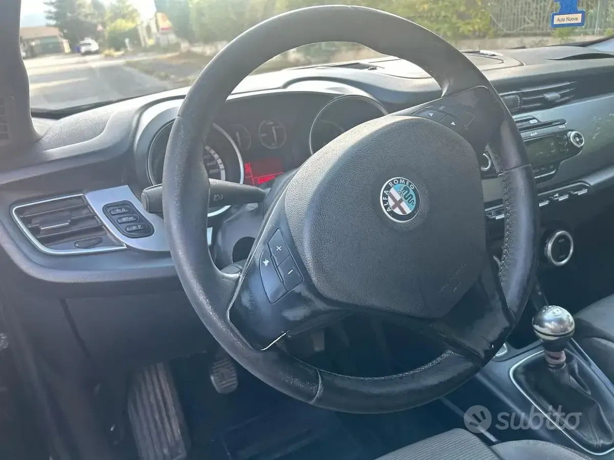Usata Alfa Romeo Giulietta 105 CV (77 kW) 2011 Nero Utilitaria