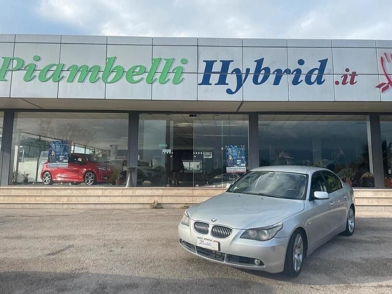 Argento Usata 2006 BMW 525 M Sport Station wagon | 5990 € (Buon prezzo) - Immagine 1/4