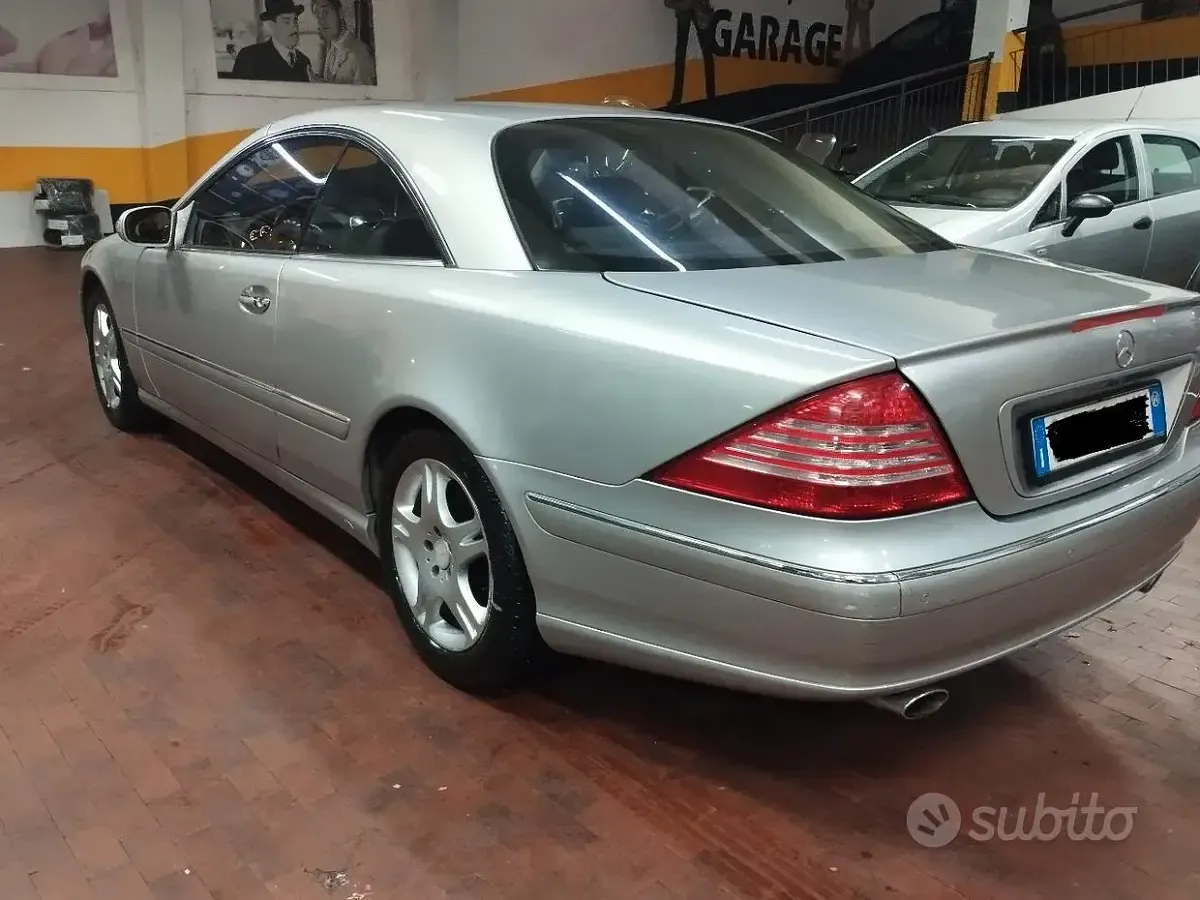 Usata Mercedes CL500 306 CV (225 kW) 2004 Grigio Coupé