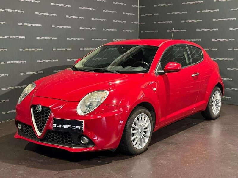Rosso Usata 2017 Alfa Romeo MiTo Due volumi | 7900 € (Buon prezzo) - Immagine 1/4