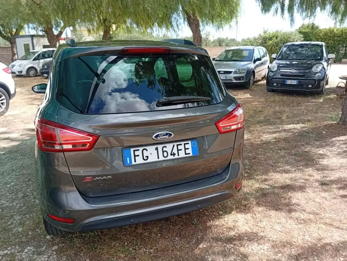 Usata Ford B-MAX Titanium 75 CV (55 kW) 2016 Grigio Monovolume