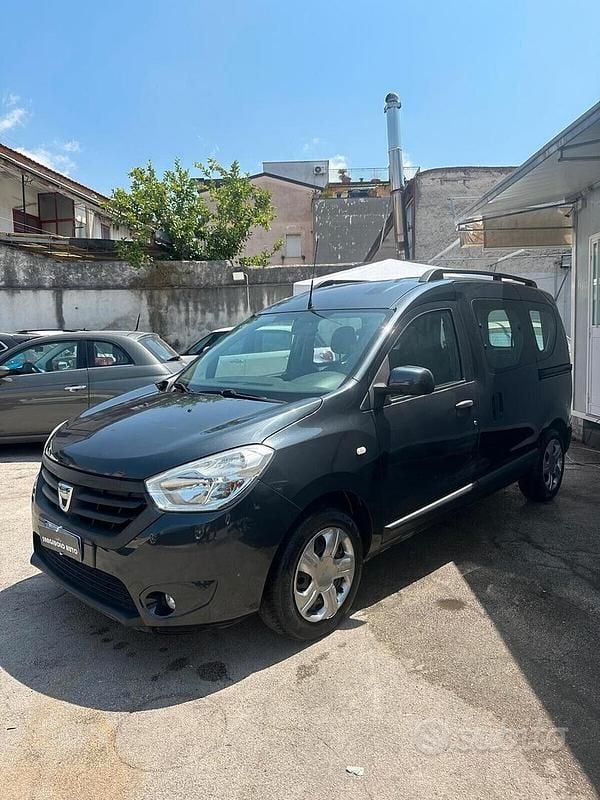 Usata Dacia Dokker 75 CV (55 kW) 2015 Verde Monovolume