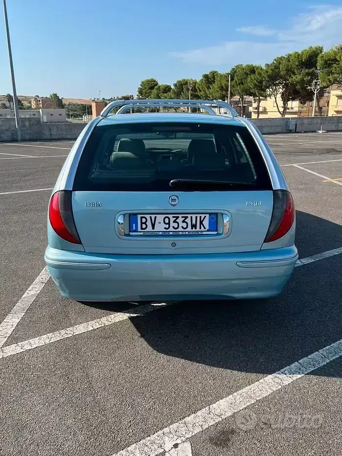 Usata Lancia Lybra 116 CV (85 kW) 2001 Bluazzurro Station wagon