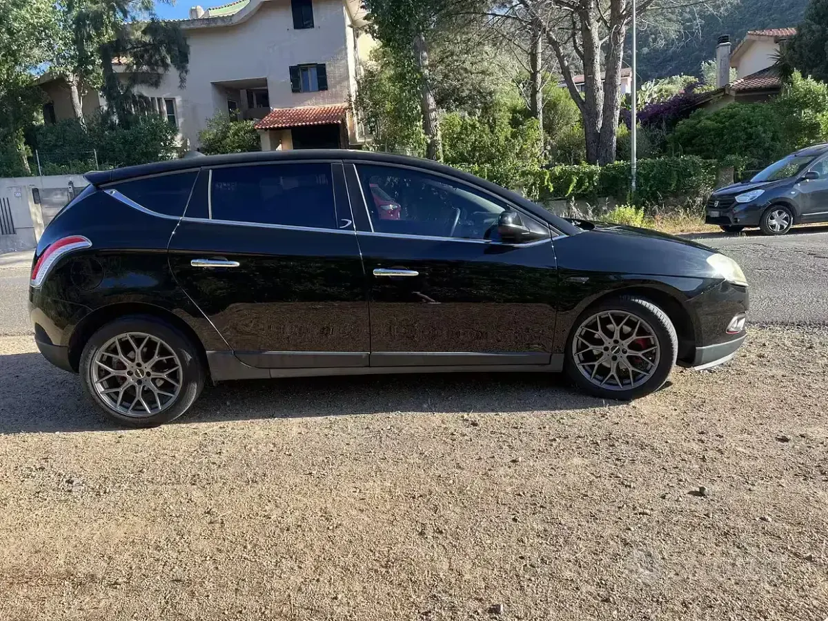 Usata Lancia Delta 150 CV (110 kW) 2009 Nero Utilitaria