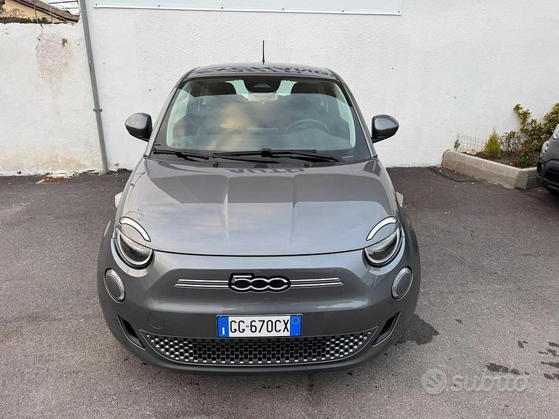 Usata Fiat 500e Action 69 kW (95 CV) 2021 Grigio Berlina