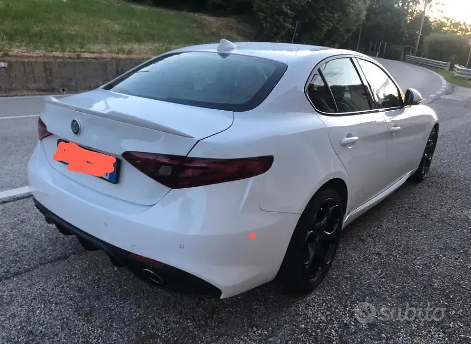 Usata Alfa Romeo Giulia Veloce 210 CV (154 kW) 2017 Bianco Berlina
