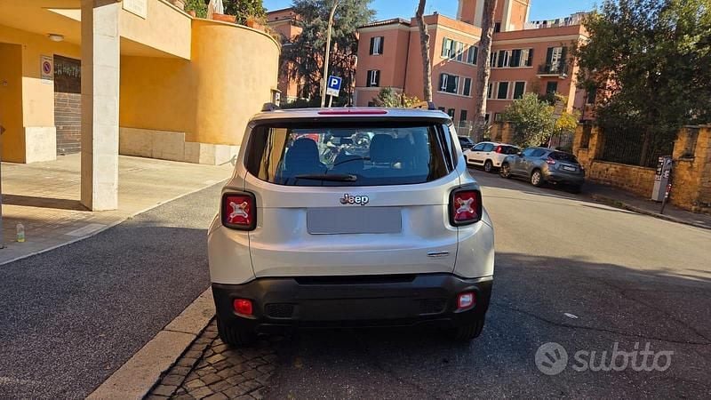 Usata Jeep Renegade Longitude 140 CV (102 kW) 2016 Grigio SUV