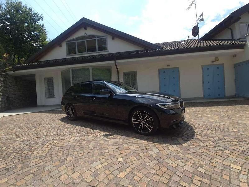 Usata 2020 BMW 320 Sport Line Station wagon | 28.000 € (Cara) - Immagine 1/4