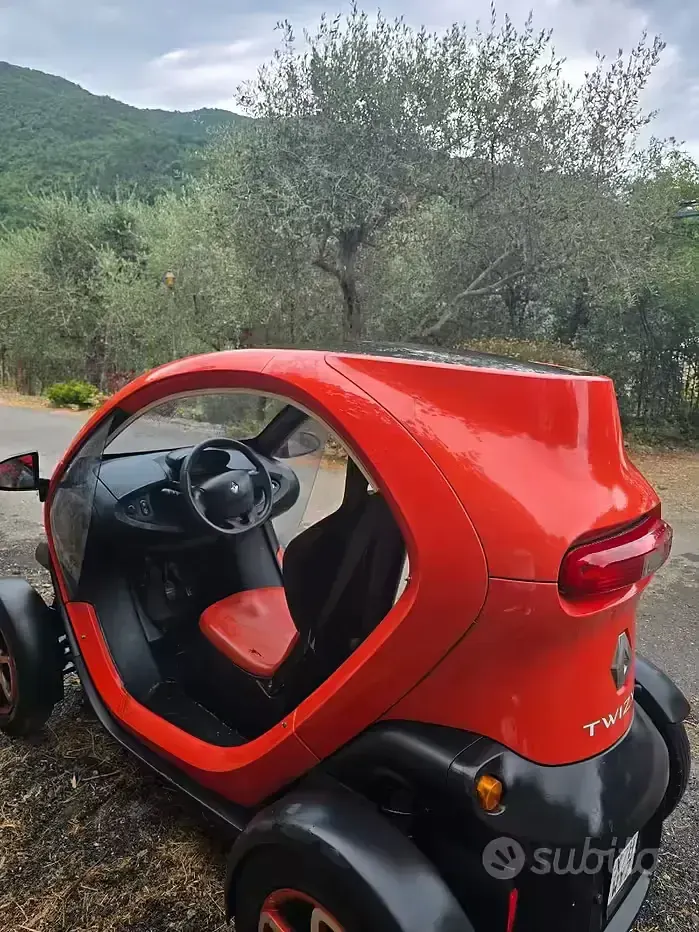 Usata Renault Twizy 12 kW (17 CV) 2016 Arancione Utilitaria