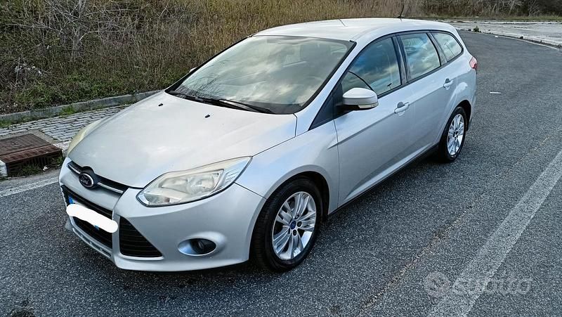 Usata Ford Focus 115 CV (84 kW) 2013 Grigio Station wagon