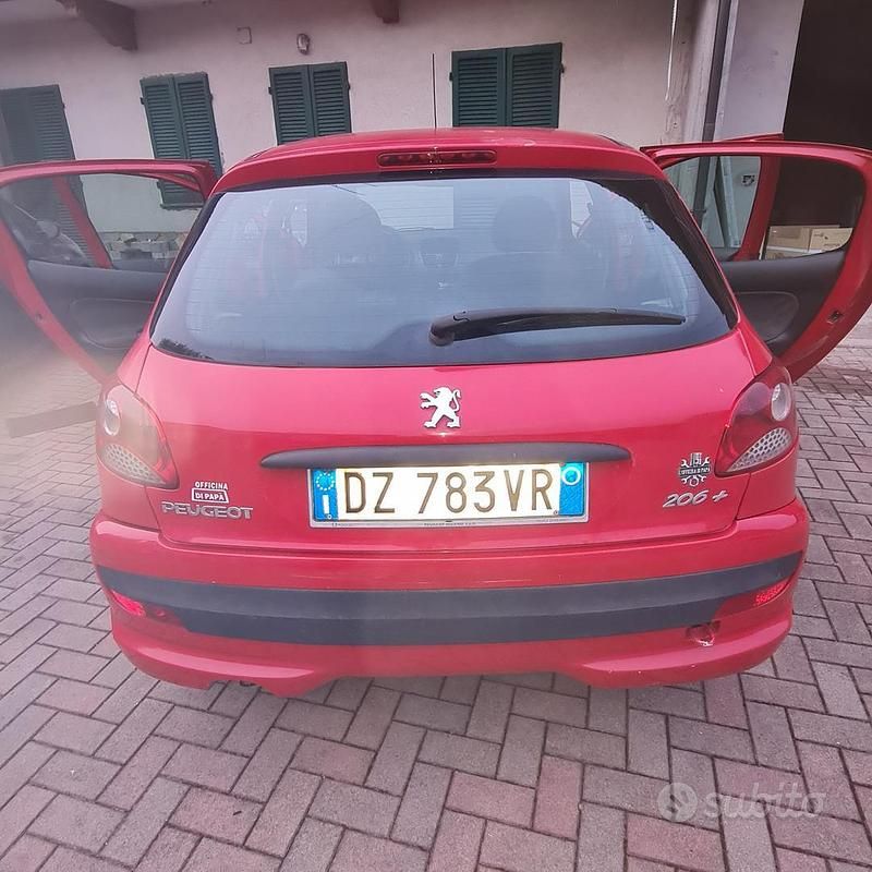 Rosso Usata 2009 Peugeot 206 Tre volumi | 2000 € (Buon prezzo) - Immagine 1/4