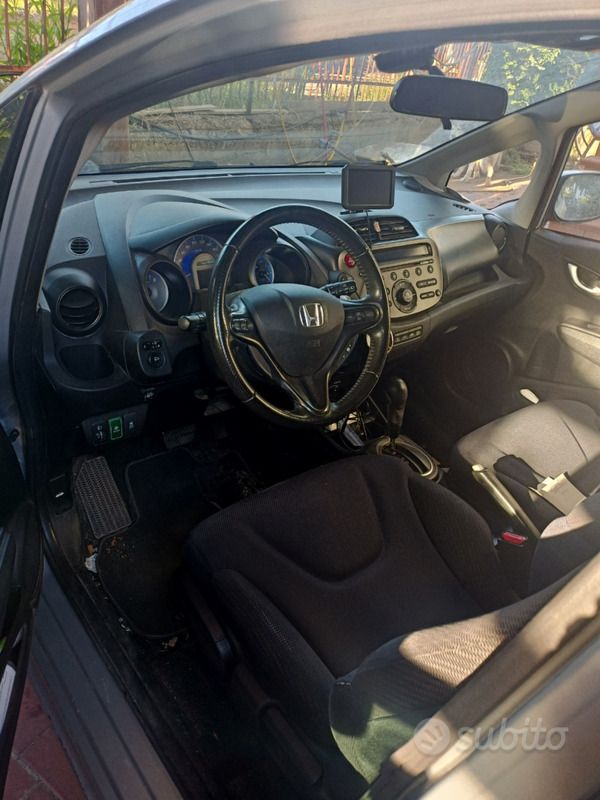 Usata Honda Jazz 88 CV (64 kW) 2014 Grigio Utilitaria