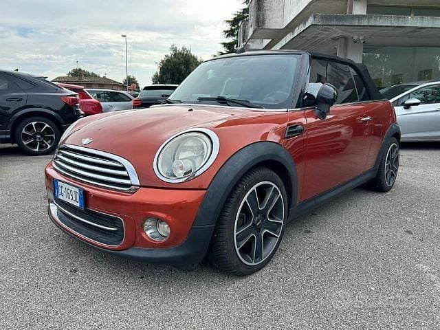 Usata Mini Cooper Cabriolet 122 CV (89 kW) 2011 Arancione Cabrio