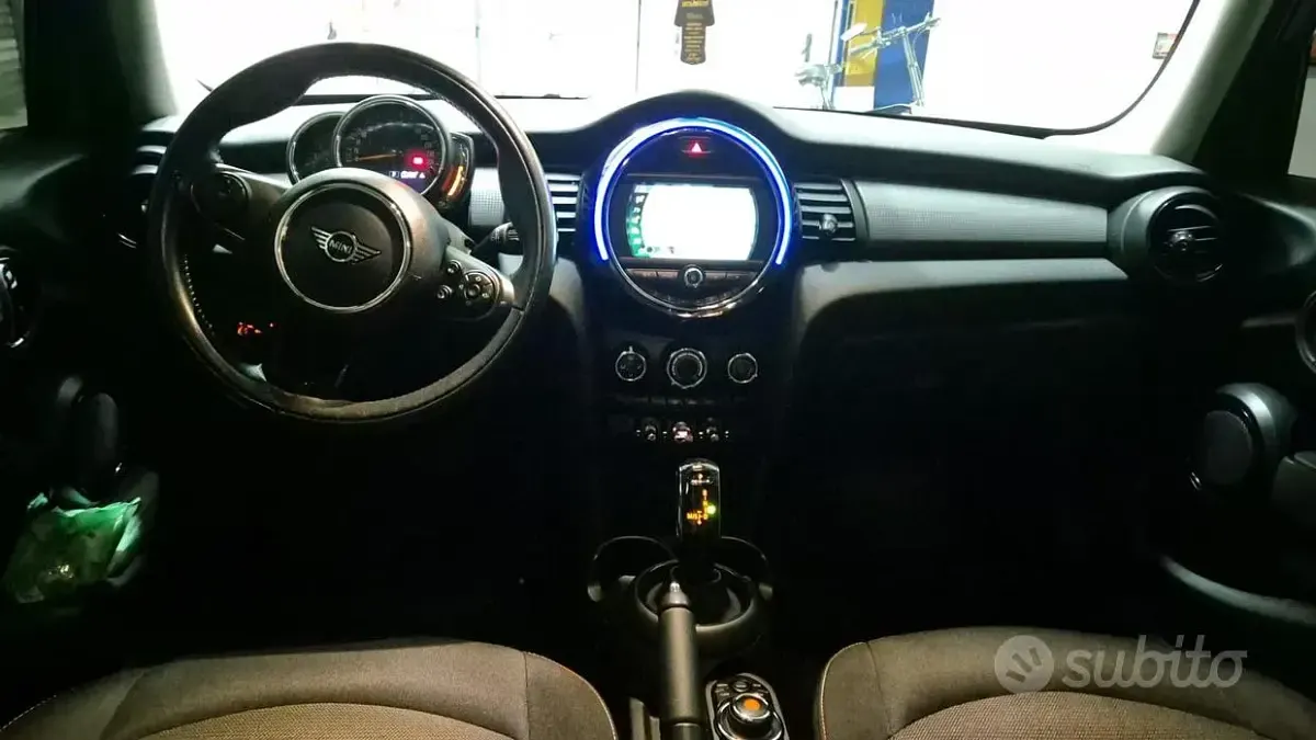 Usata Mini Cooper D 116 CV (85 kW) 2019 Grigio Utilitaria