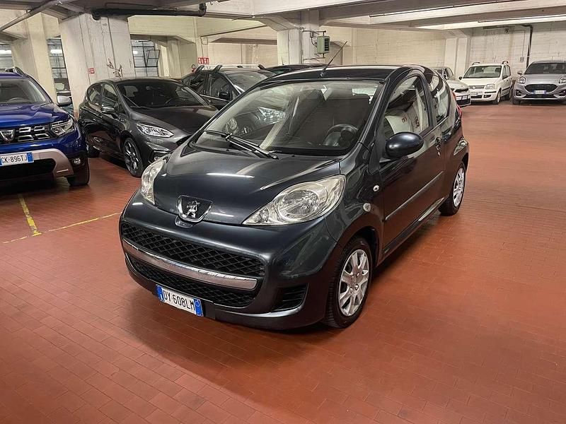 Usata Peugeot 107 Allure 68 CV (50 kW) 2009 Grigio Utilitaria