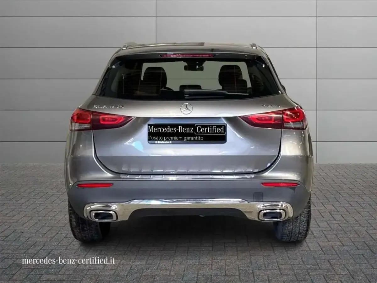 Begagnad Mercedes GLA250 224 HK (164 kW) 2020 Grå SUV