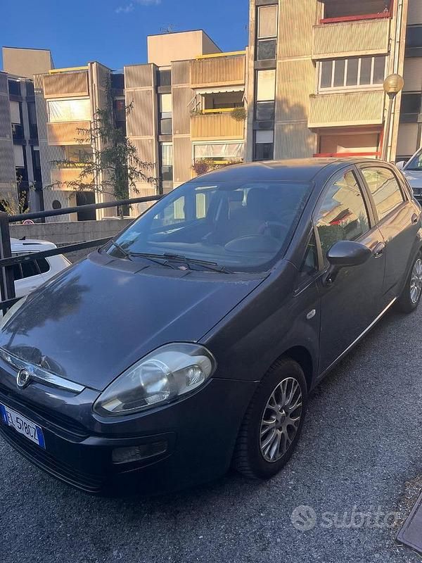 Usata Fiat Punto Evo Active 69 CV (50 kW) 2012 Grigio Utilitaria