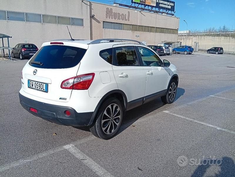 Usata Nissan Qashqai N-TEC 110 CV (80 kW) 2011 Bianco SUV
