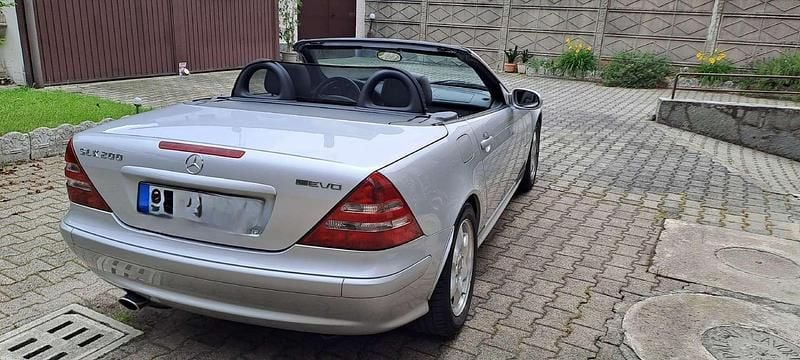 Usata Mercedes SLK200 163 CV (119 kW) 2003 Argento Cabrio