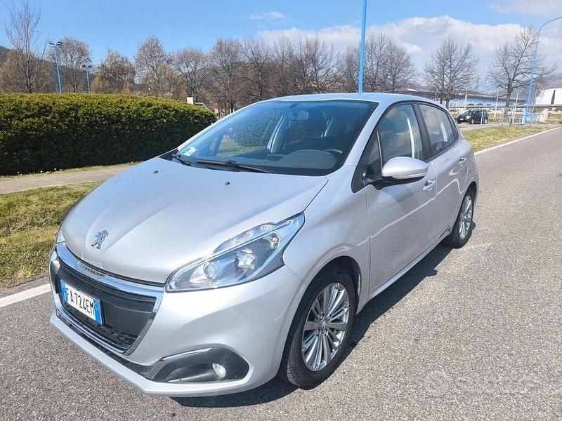 Usata Peugeot 208 67 CV (49 kW) 2016 Grigio Utilitaria