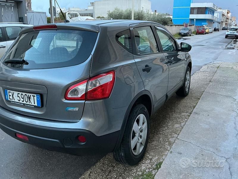 Usata Nissan Qashqai Tekna 110 CV (80 kW) 2011 Grigio SUV
