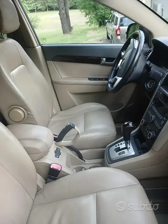Usata Chevrolet Captiva 150 CV (110 kW) 2010 Nero SUV