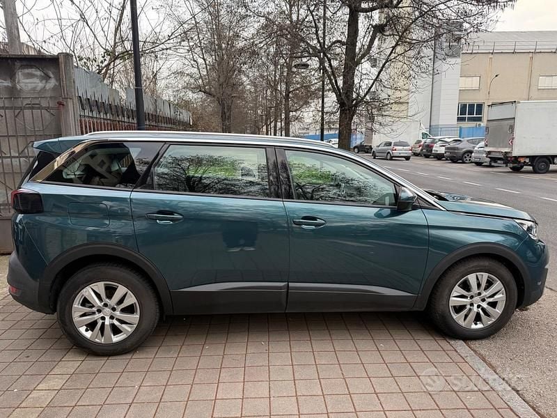 Usata Peugeot 5008 Business-Line 131 CV (96 kW) 2019 Verde SUV