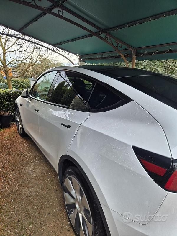 Usata Tesla Model Y RWD 219 kW (299 CV) 2022 Bianco SUV