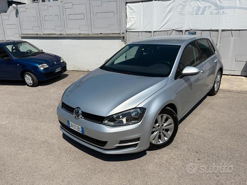 Grigio Usata 2013 VW Golf Highline Tre volumi | 7600 € (Super prezzo) - Immagine 1/4